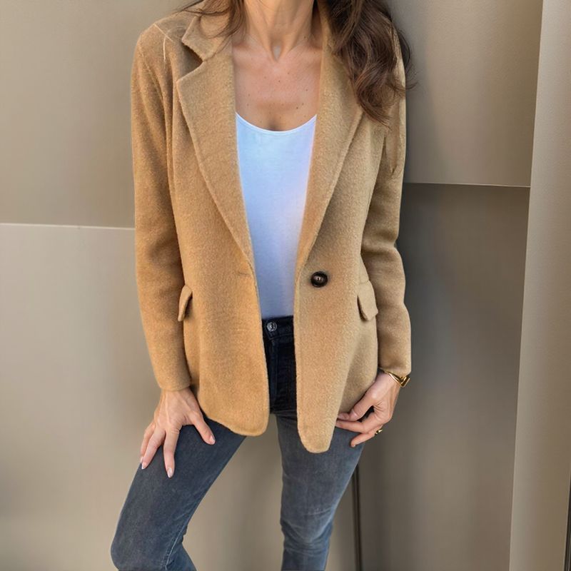 Leandra - Zachte blazer met knoopsluiting