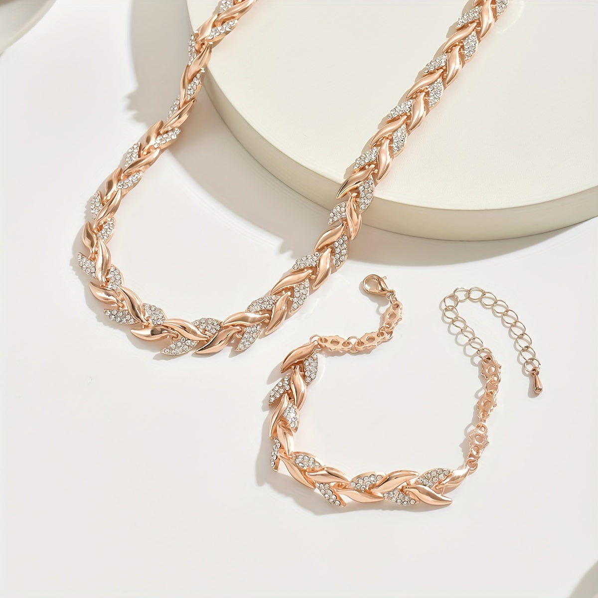 Avelynora - Elegante Marine Staart Pendant
