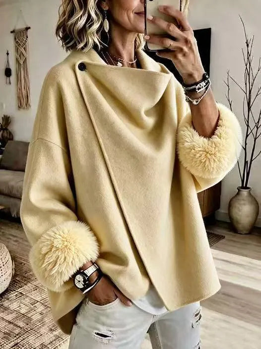 Lammie - Dames drapeerjas met faux fur manchet