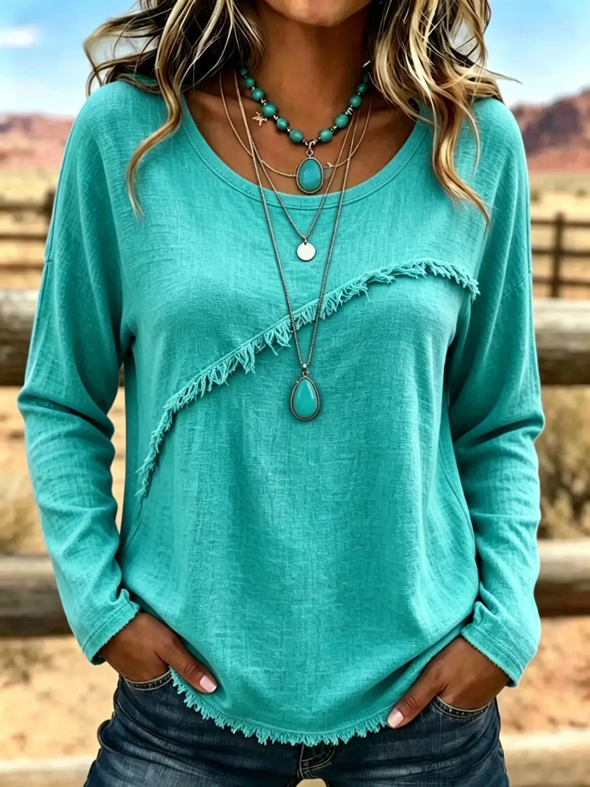 Elsemieke - Vintage damesblouse met ronde hals en franjes