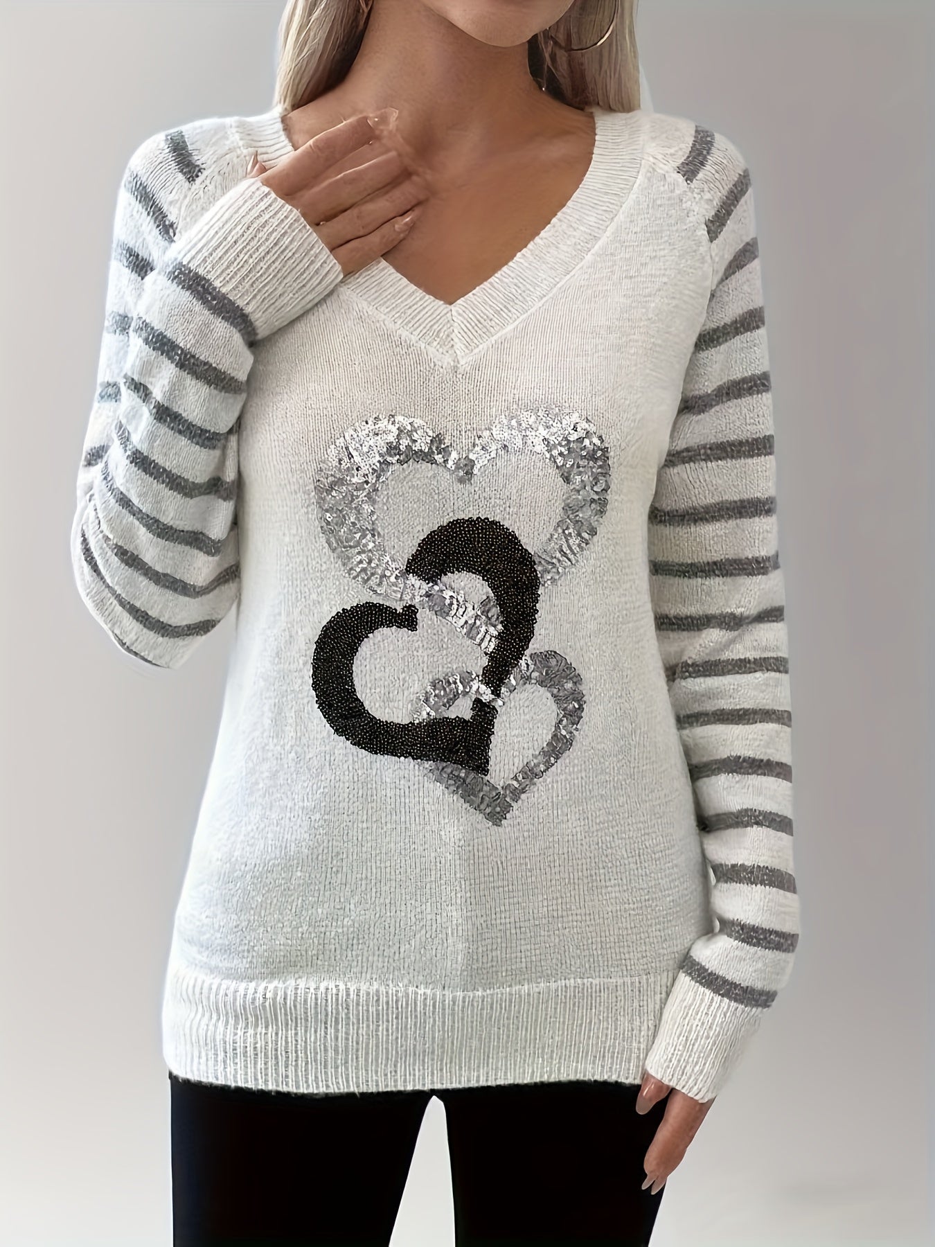 Koryelle - Elegante V-hals Glanzende Hart Trui