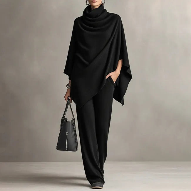 Lize - Vrouwenensemble met vloeiende cape en brede broek
