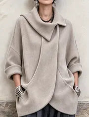 Théoline - Oversized damesvest van ribgebreide stof met asymmetrische kraag
