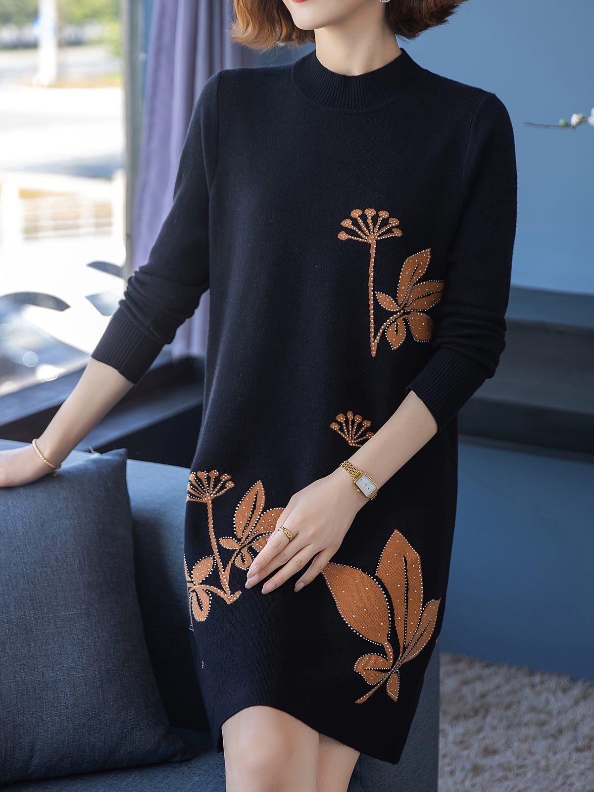 Lourdes - Elegante gebreide bloemenjurk met ronde hals