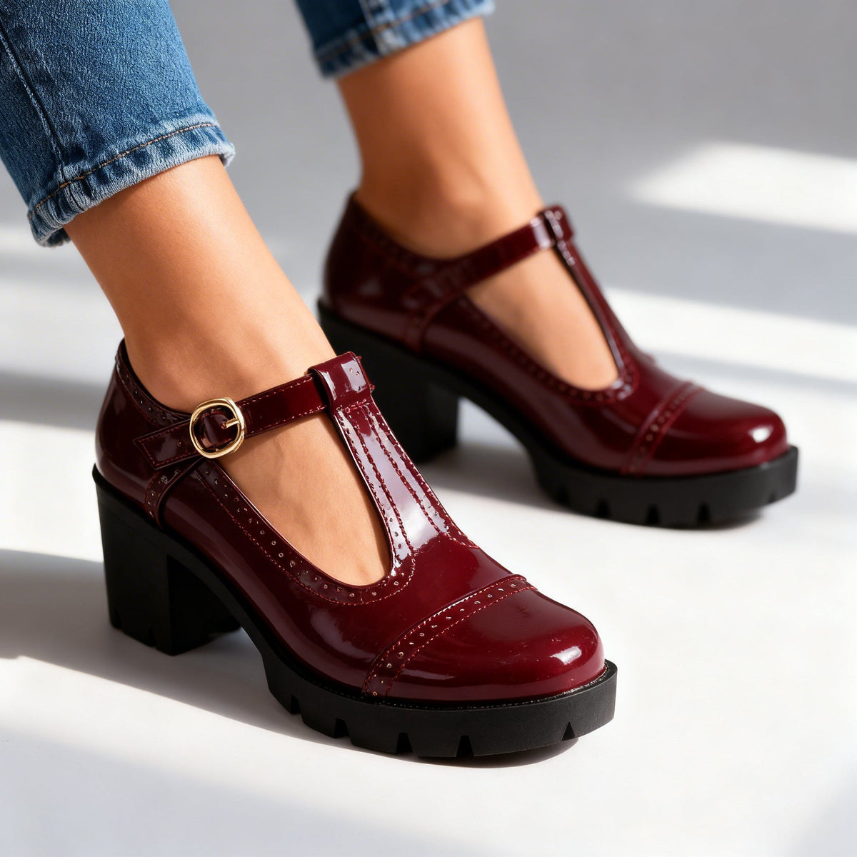 Margje - Dames Brogue Laarzen met Glanzend Leer, Blokhak en T-Band