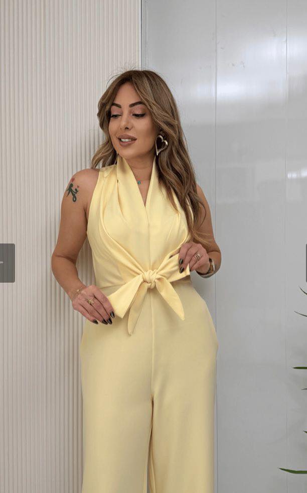 Nexellea - Vrouwelijke Elegante Vloeibare Jumpsuit Met Gedefinieerde Taille Chique Stijl Avond