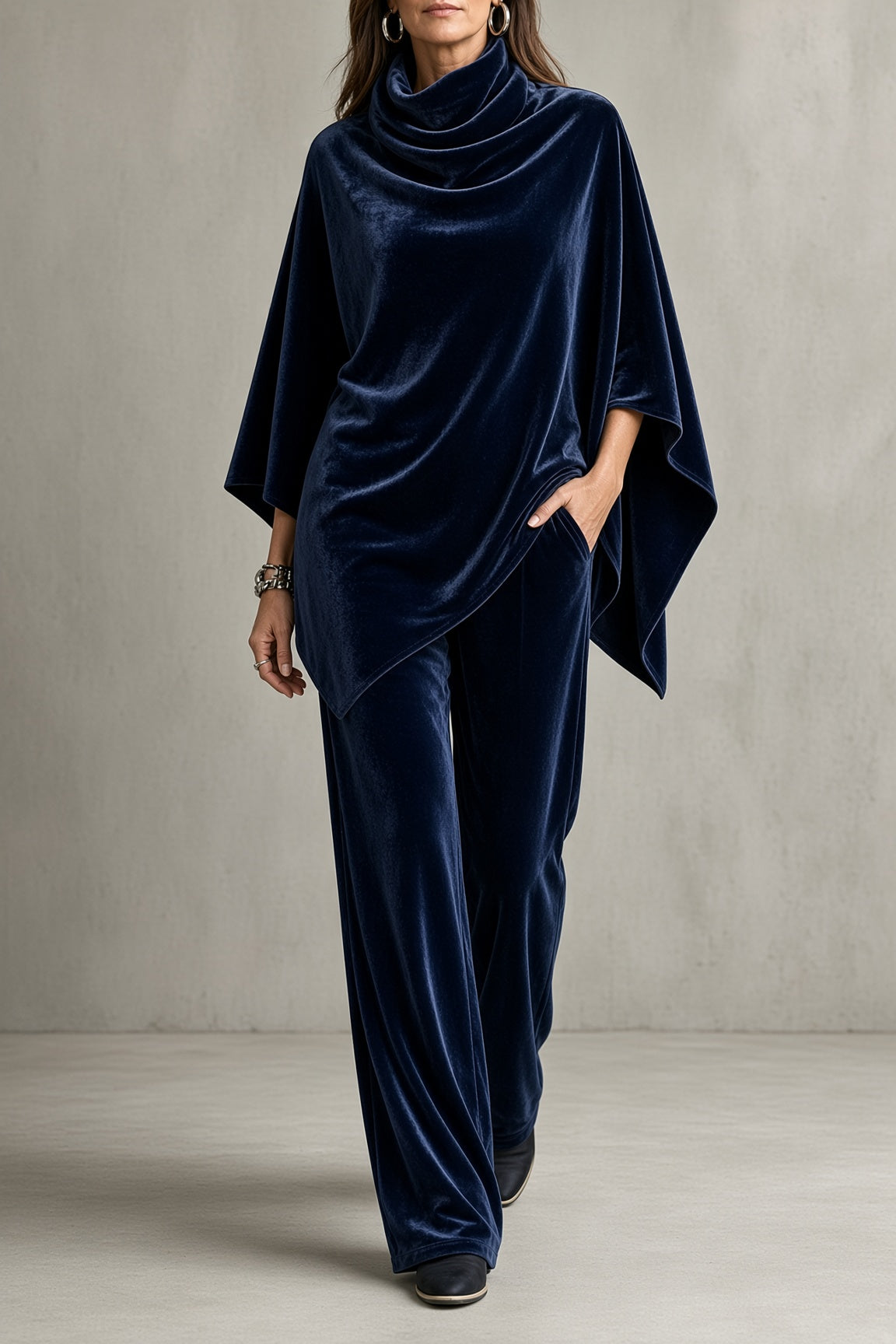 Laurette - Vrouwen set van fluweel met gedrapeerde poncho