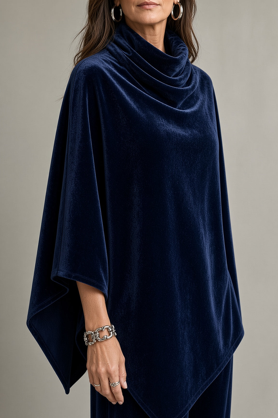 Laurette - Vrouwen set van fluweel met gedrapeerde poncho