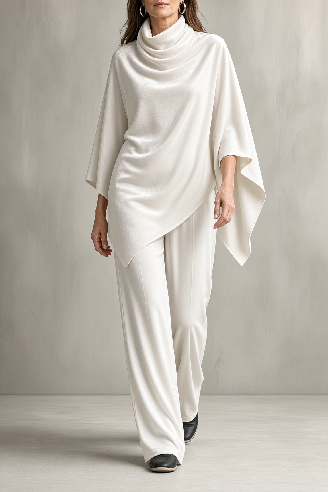 Laurette - Vrouwen set van fluweel met gedrapeerde poncho