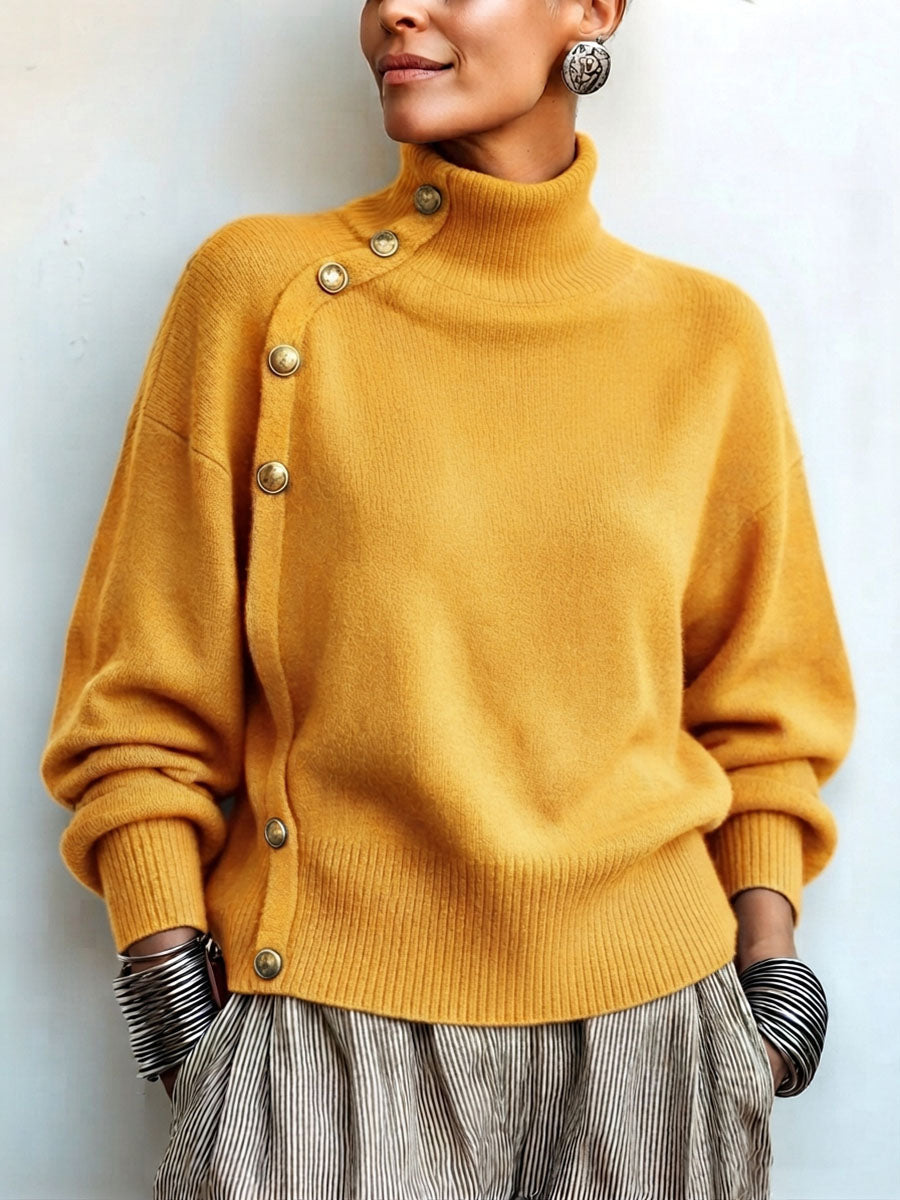Willemijn - Dames trui met asymmetrische col en gouden knopen