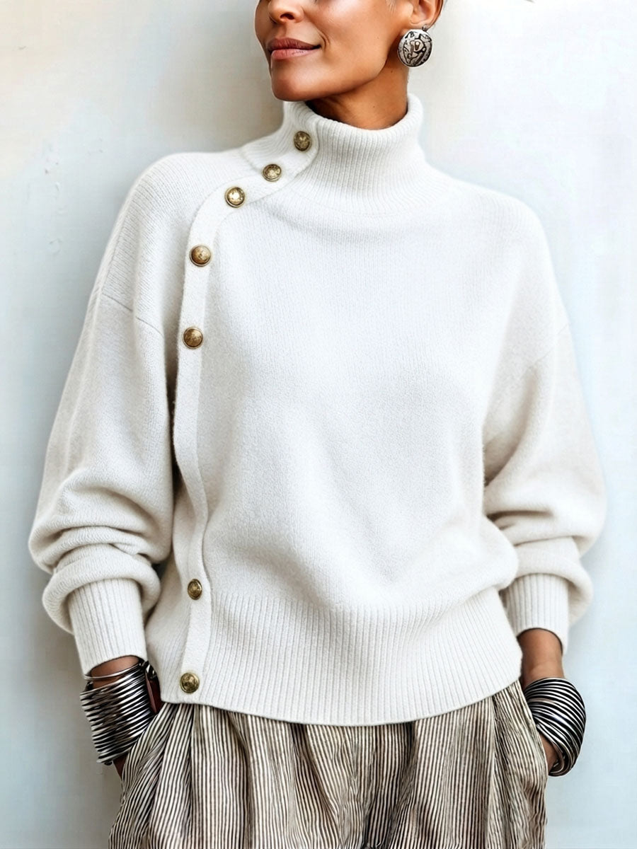 Willemijn - Dames trui met asymmetrische col en gouden knopen