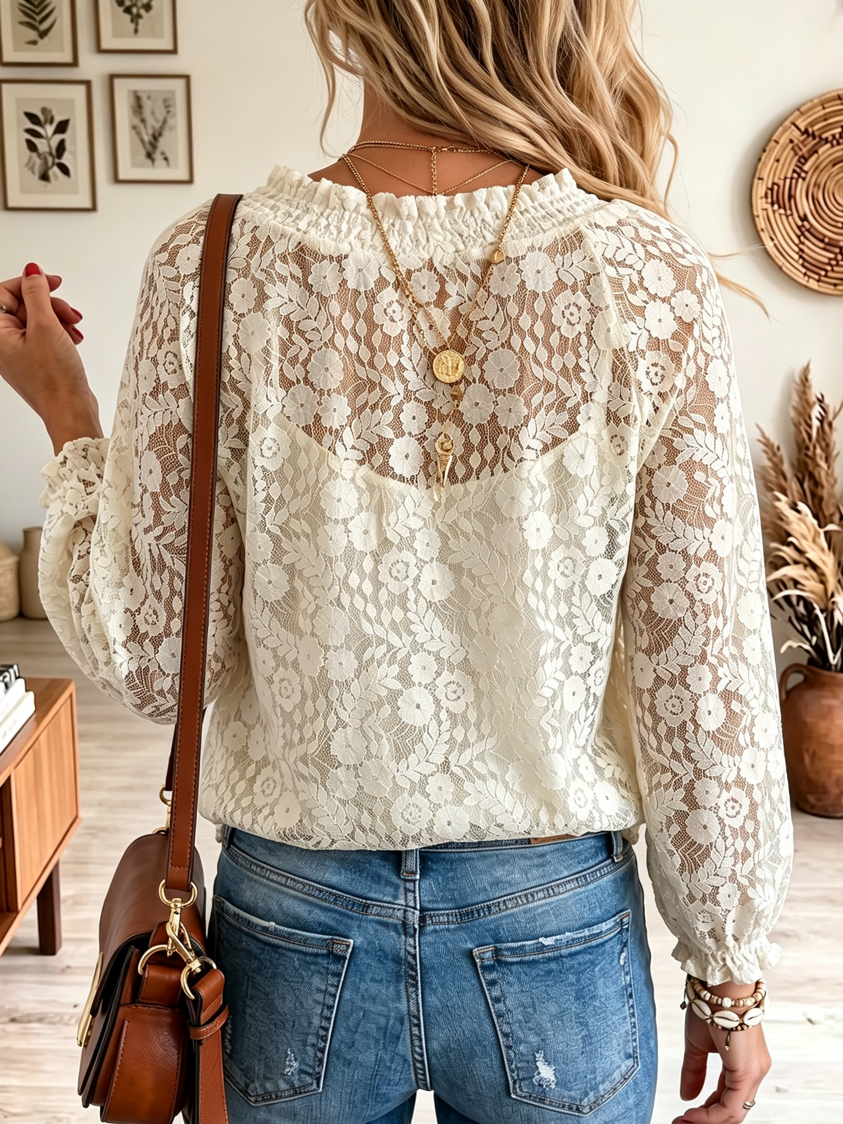 Iona - Damesblouse van bloemenkant met lange mouwen in bohemian stijl