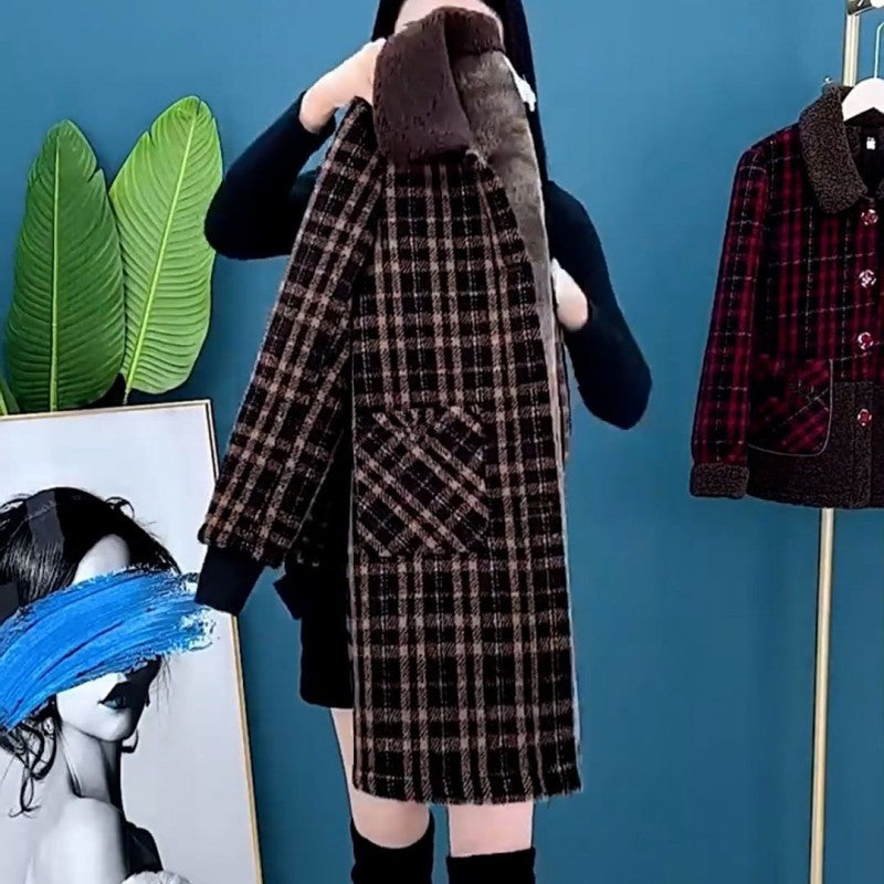Mia - Chic en Comfortabele Middellange Pluchen Jas