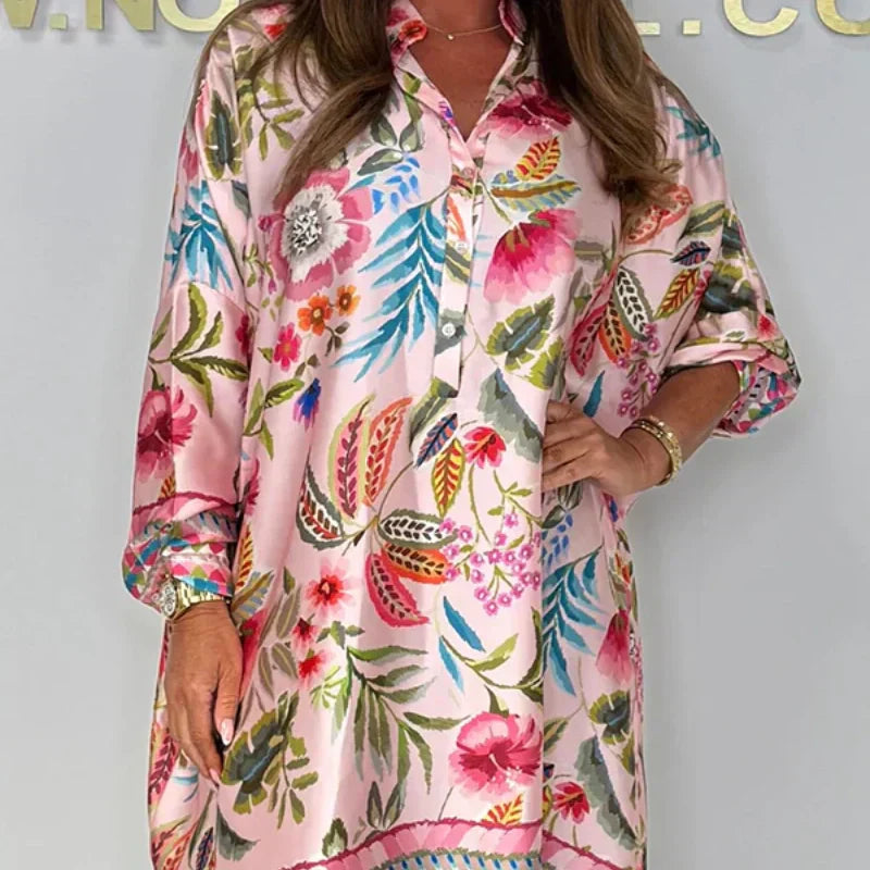 Violetta - Losse Bloemenjurk met V-Hals en Halve Knoopsluiting