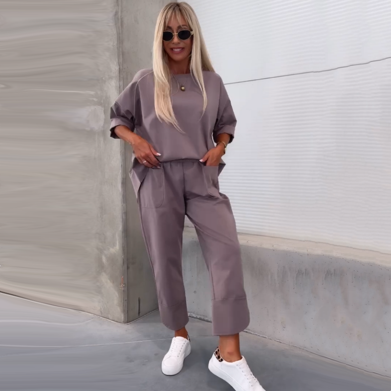 Ilina - Tweedelige top en broek met korte mouwen