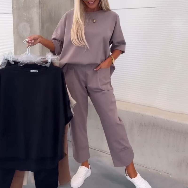 Ilina - Tweedelige top en broek met korte mouwen