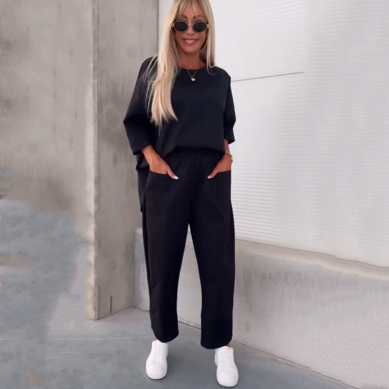 Ilina - Tweedelige top en broek met korte mouwen